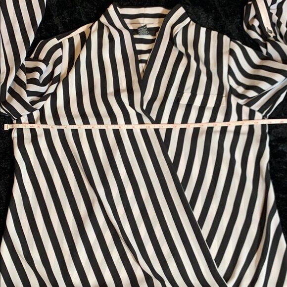 Women’s Alfani Vertical Striped Black and White Blouse Size 4 - Picture 8 of 13